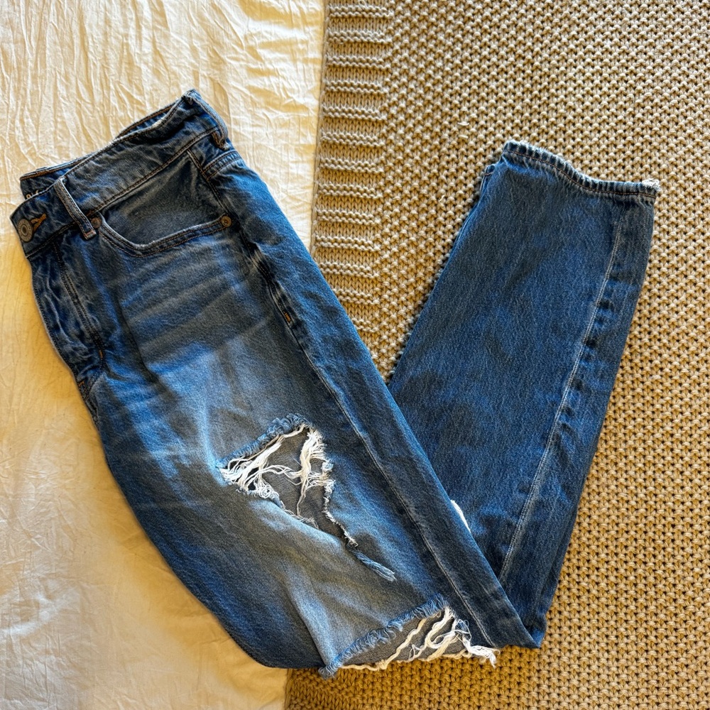 American Eagle tomgirl jeans